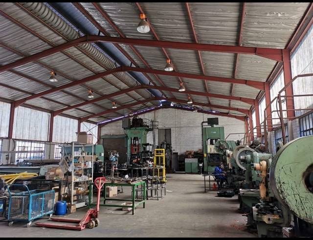 3,228M² WAREHOUSE FOR SALE IN HERIOTDALE
